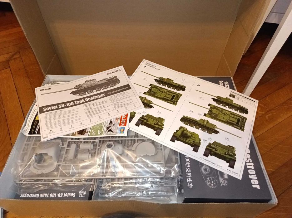 Model Trumpeter 00915 SU-100 SPG 1:16