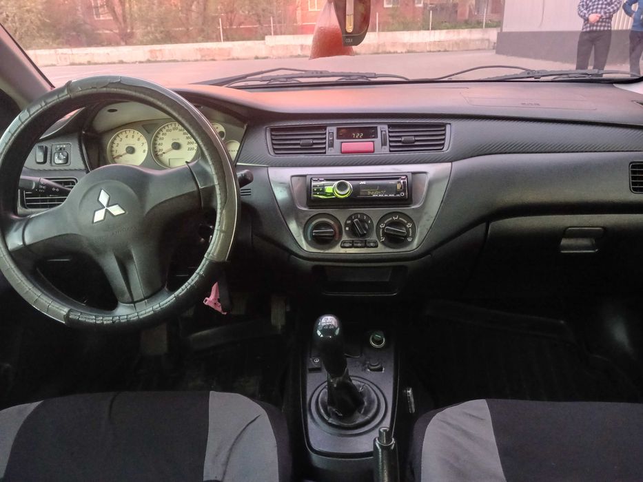 Продам Mitsubishi Lancer.