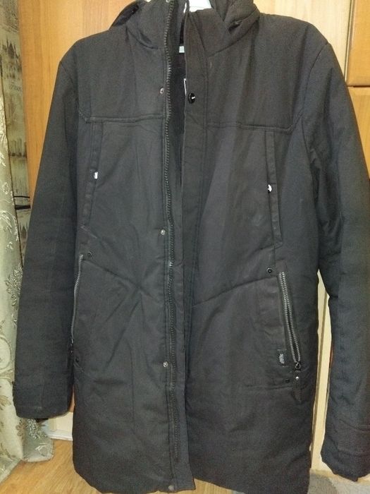 Продам чоловічу зимову куртку парку.