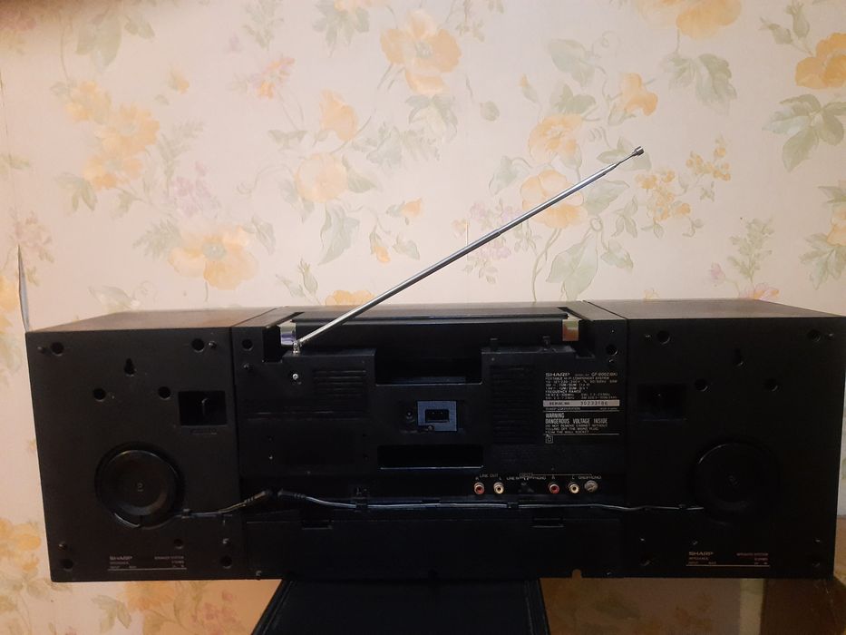 Продам магнитофон sharp 800 черный