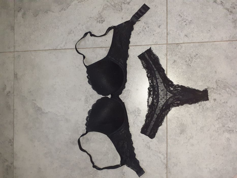 Komplet bielizny biustonosz 75B plus stringi S Intimissimi