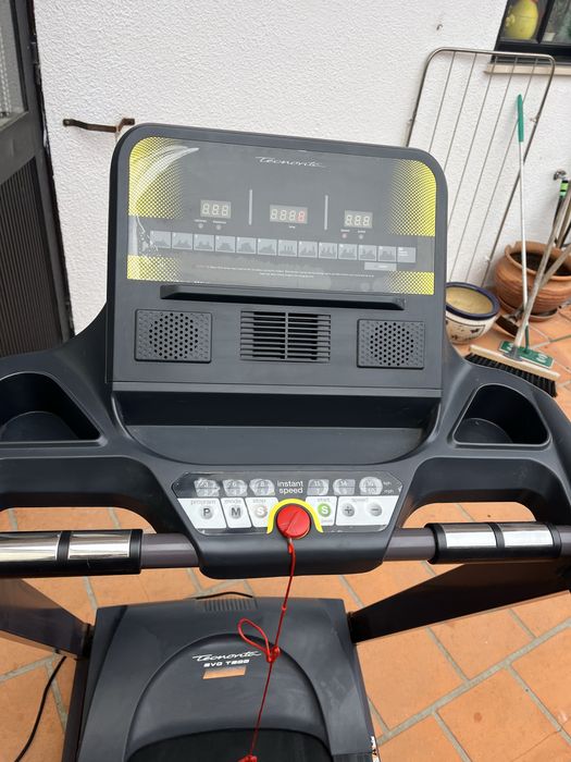 Passadeira de corrida Tecnovita EVO T900