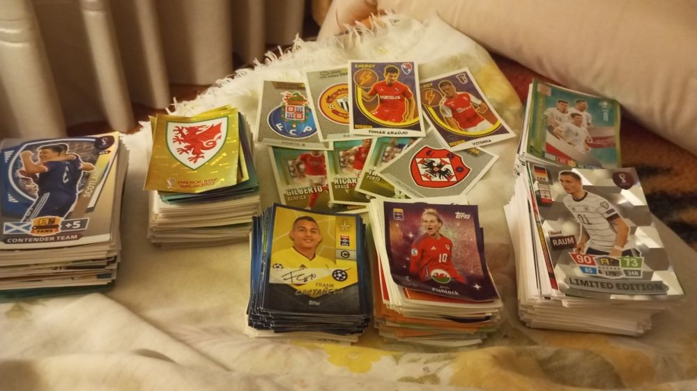 Lote de mais de 1100 cromos e cards