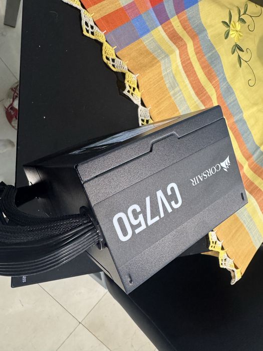 Fonte de alimentacao Corsair CV750 80+ Bronze 750W