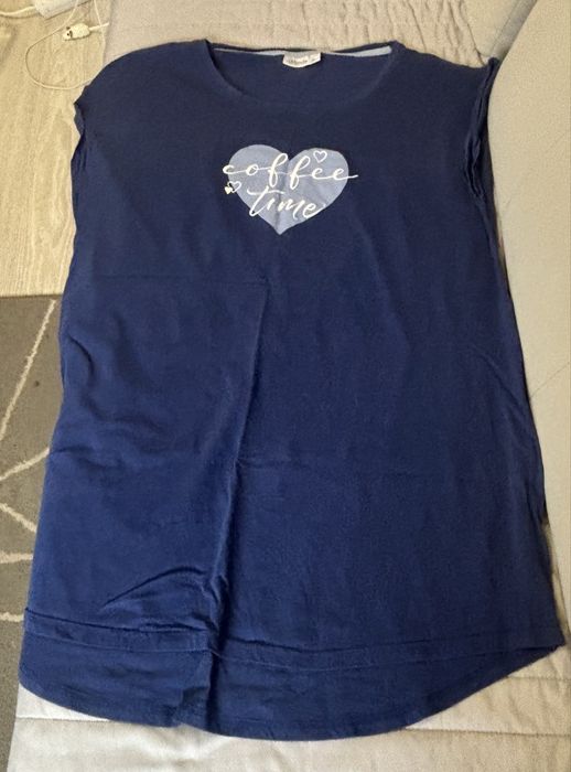 Koszulka nocna Beloved Nightwear XL – czarna z różowym nadrukiem