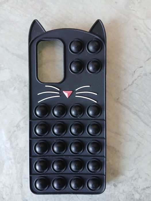 Продам чохли до телефонів в хорошому стані