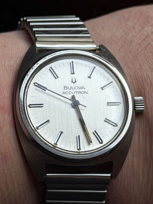 Bulova Accutron, kamerton,  rozmiar 36/42mm, super stan, w stali, lata 70te