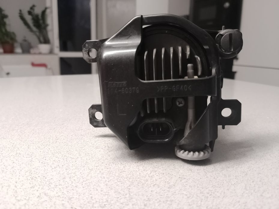 ПТФ ліва з кріпленням LED Subaru" ОРИГІНАЛ"