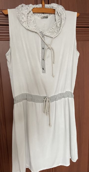 Летнее платье с капюшоном