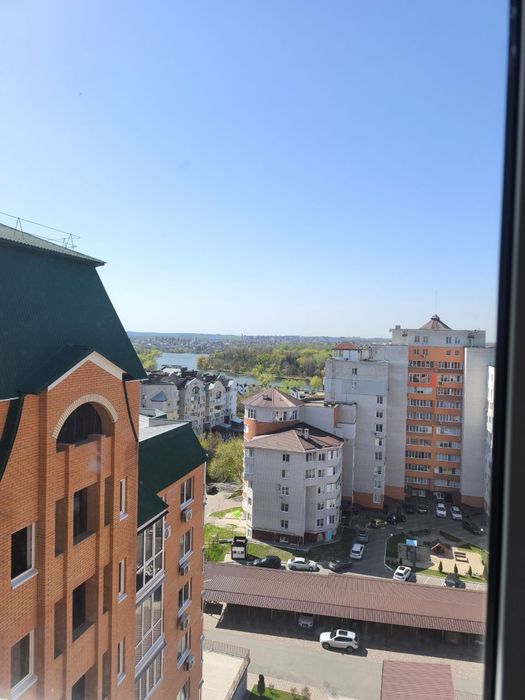 Продаю 2-х кімнатну квартиру на Запорізькій