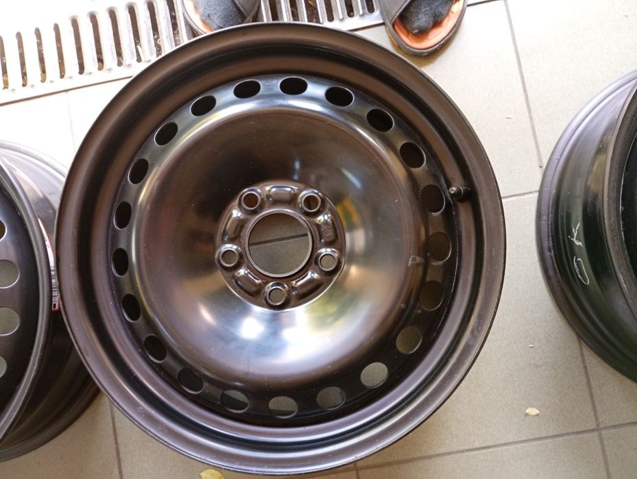 Felgi 16 do Forda lub Volvo rozstaw śrub 5x108