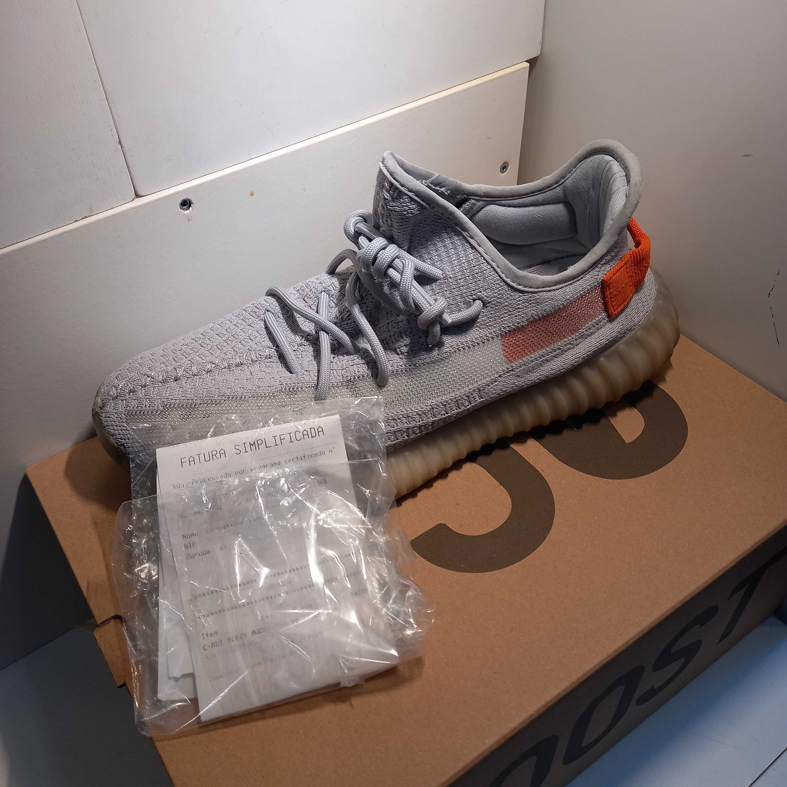 YEEZY boost 350 v2