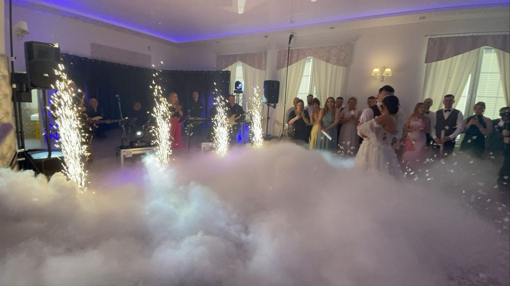 Wiatraki iskier Kolorowe wystrzały Miny dymne Ciężki dym Fotolustro