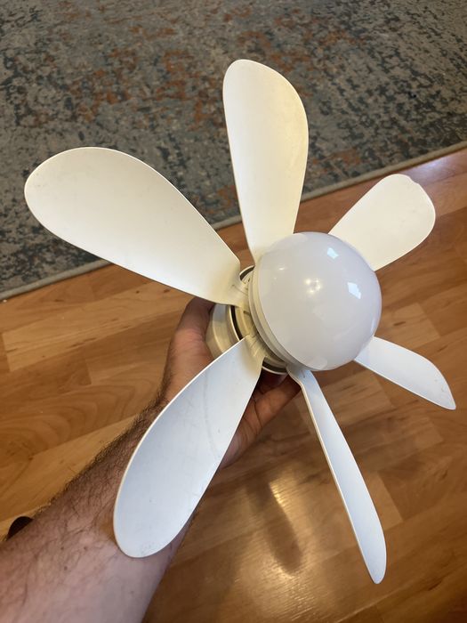 Wentylator sufitowy, lampa