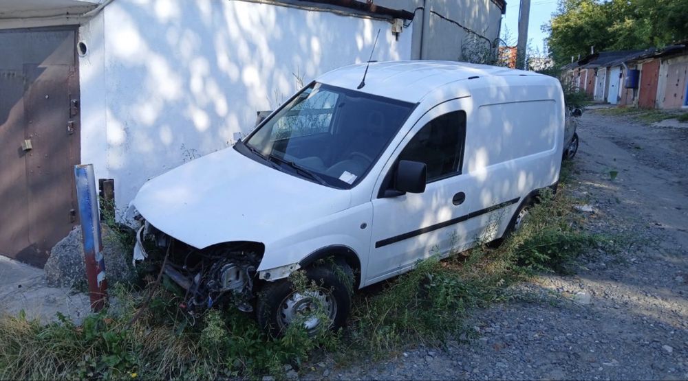 Продам Opel Combo 1.3  2011 На запчастини