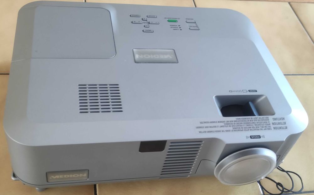 Projektor multimedialny MEDION  MD2950NA