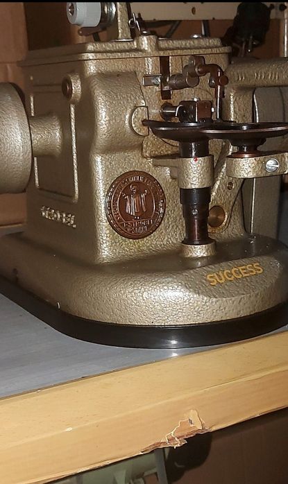 Maquina de costura de calçado,  Strobel Success modelo KL 72 F