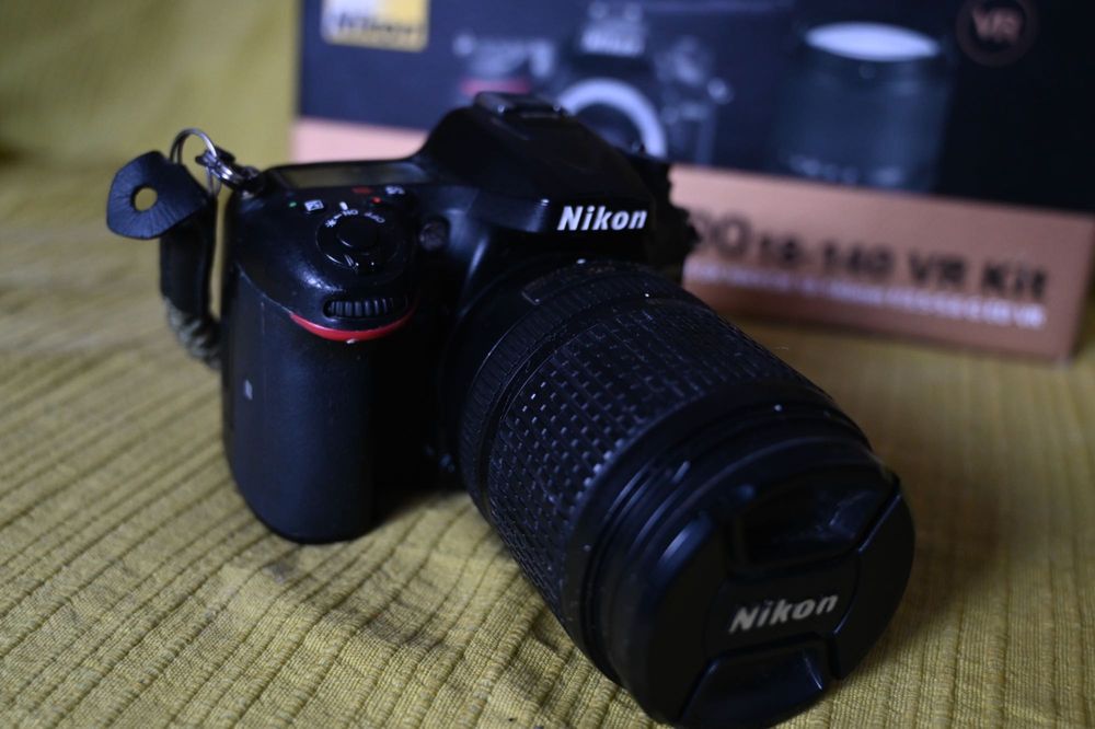 Nikon D7200 + Lente 18-140mm/3.5-5.6 + EXTRAS (na descrição)