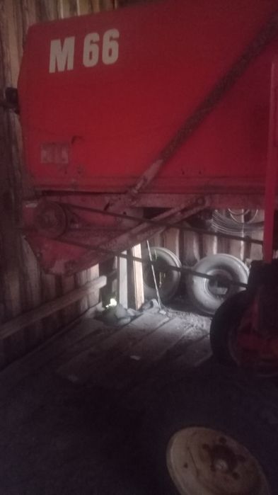 Обмін на бус.Продам комбайн М 66 з січкарнею.