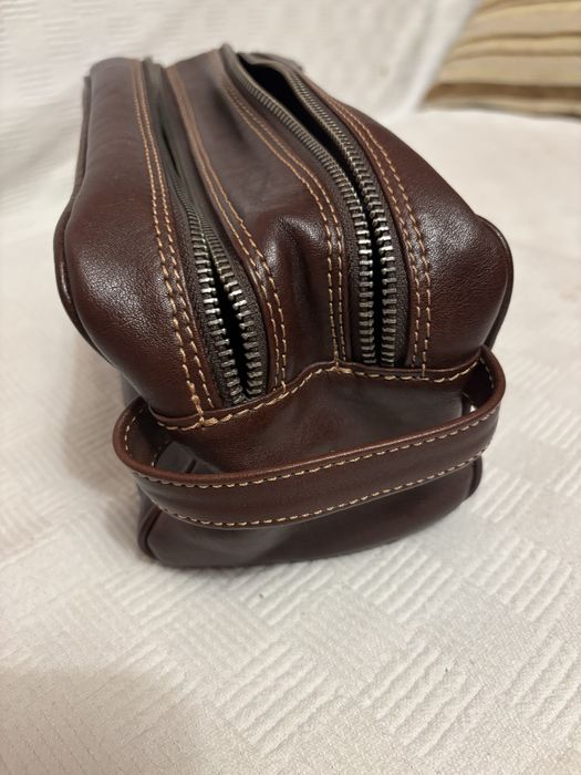 Продам кожаную косметичку