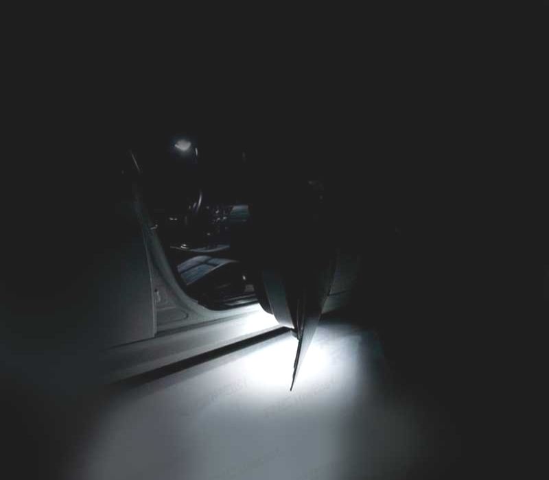 LUZES LED PARA PÉS E PARA PORTAS AUDI
