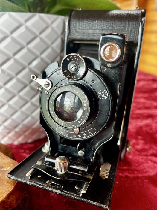 Antiga maquina fotografica Contessa Nettel