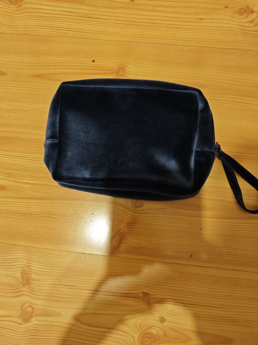 Zestaw dwóch kosmetyczek