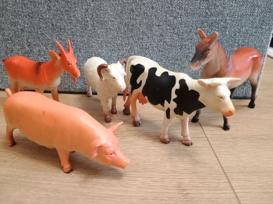 Kolekcja figurek zwierząt gospodarskich