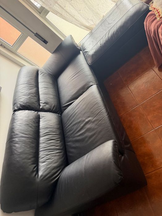 Sofa preto sintetico