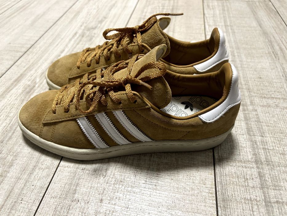 Бежеві кросівки Adidas