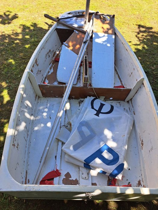 Barco à vela Optimist