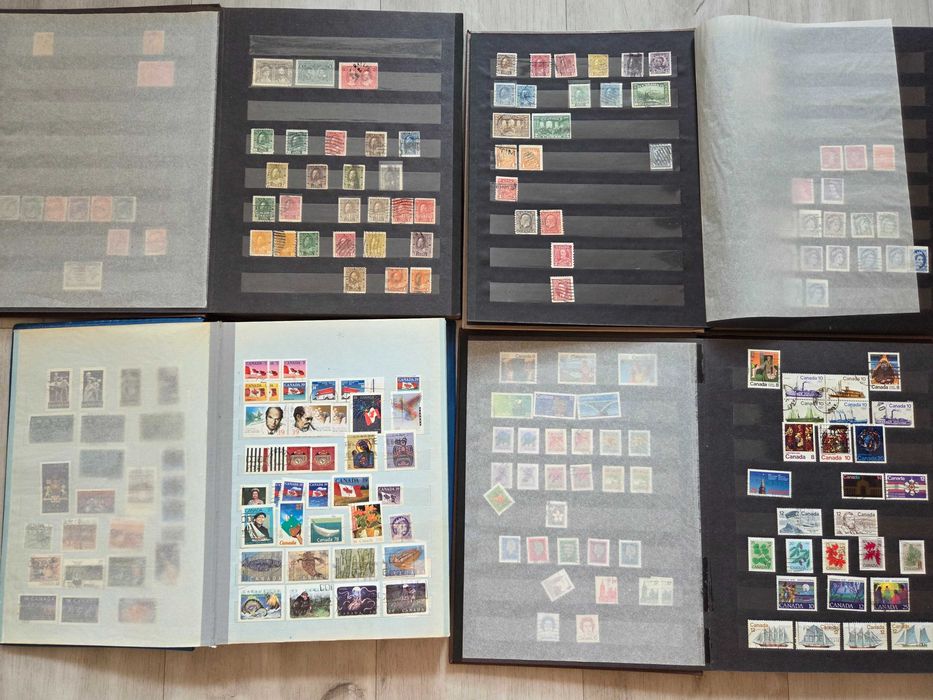 4 klasery ze znaczkami pocztowymi