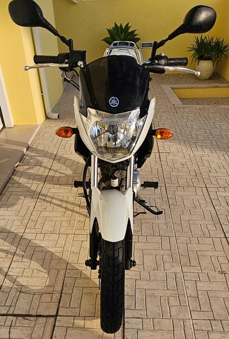 Yamaha YBR 125 - 5200 km - Como Nova