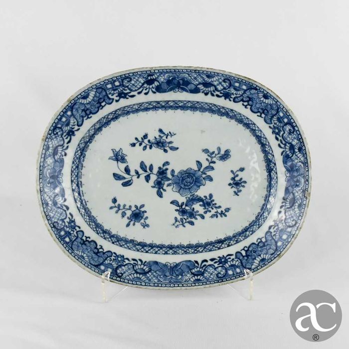 Travessa em porcelana da China, período Qianlong, séc. XVIII