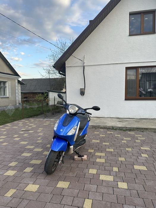 Piaggio fly 125