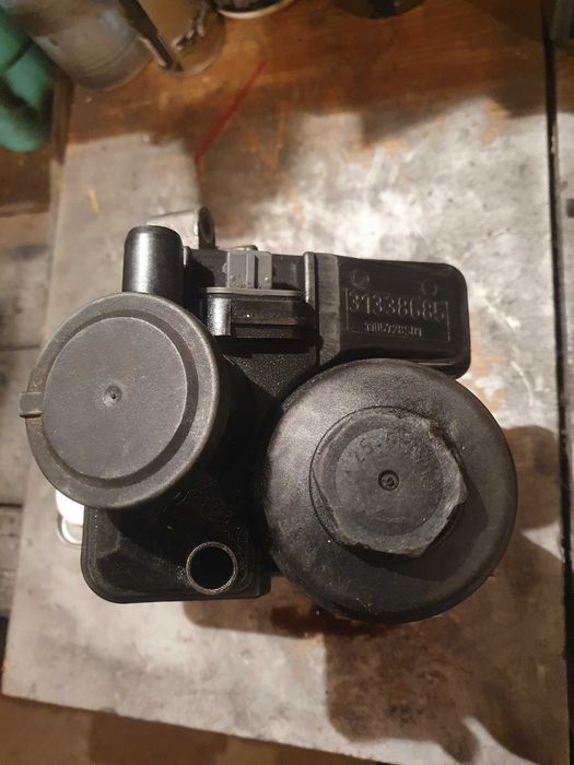 Filtr oleju separator volvo s80 2.5T  2006- r nr kat.31338685