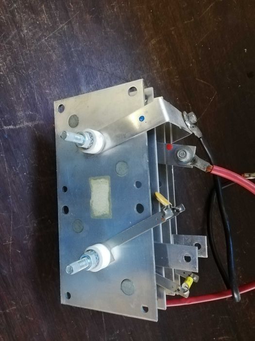 Carregador automático de baterias 24 V