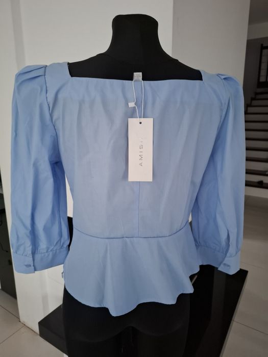 Piękna bluzka z bufkami nowa z metką L