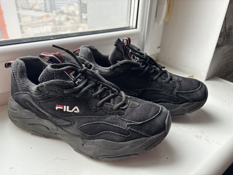 Продам кросівки Fila.