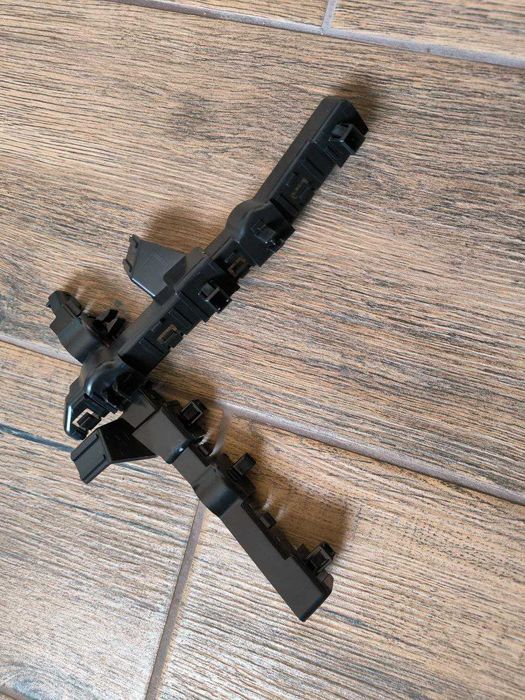 Кронштейн кріплення направляюча бампера ліва права Nissan Rogue Sport