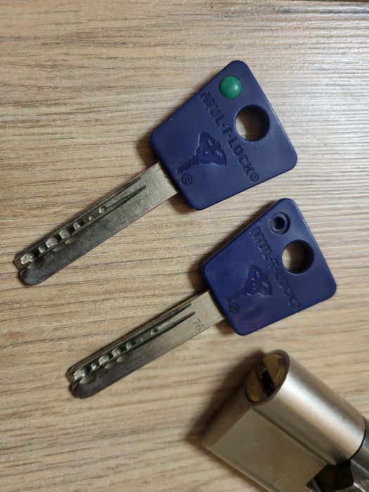Циліндр Mul-T-Lock 76 мм  ключ/тумблер 2 кл