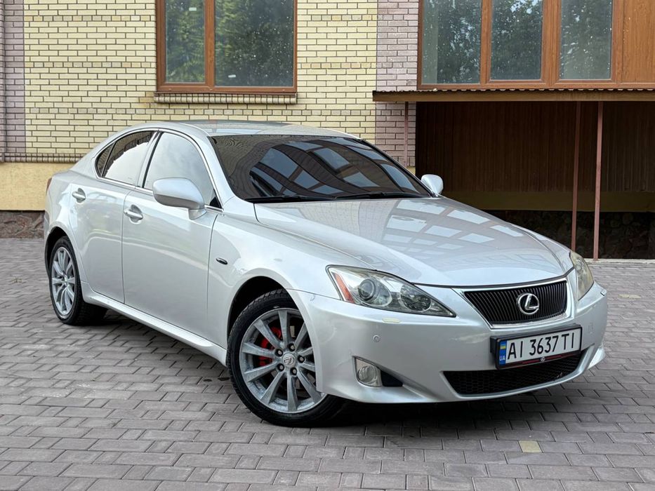 Продам Lexus IS220d