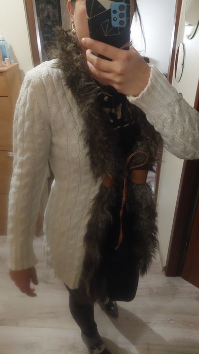 Sweter, rozmiar M, stan bardzo dobry.