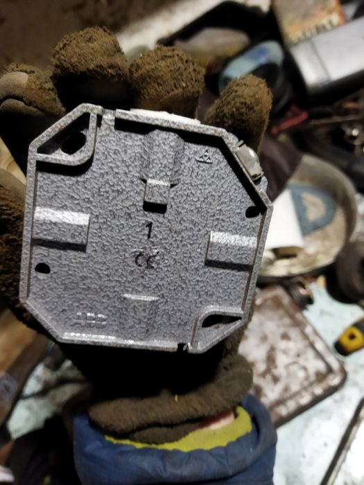 Вимикач на одну клавішу,