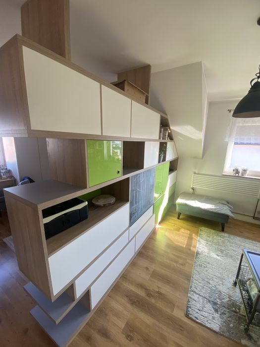 Regał dzielący pokój