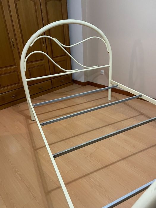 Cama com colchão
