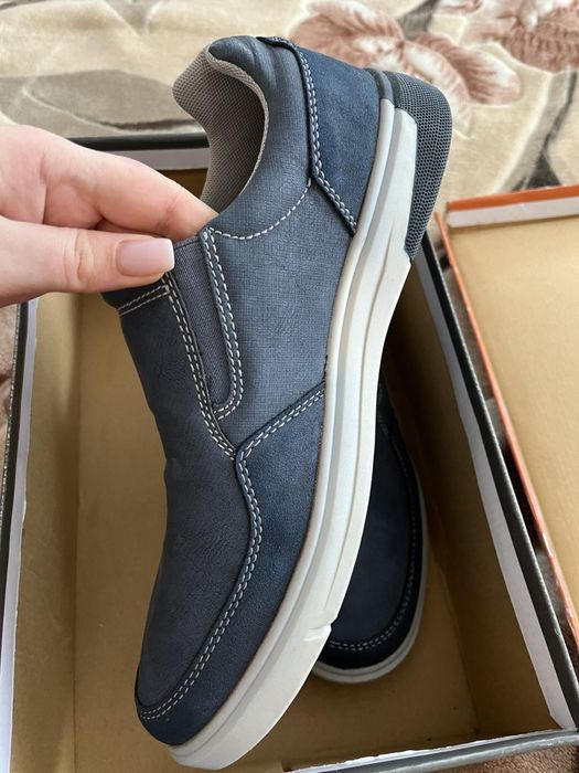 Чоловіче нове взуття з екошкіри