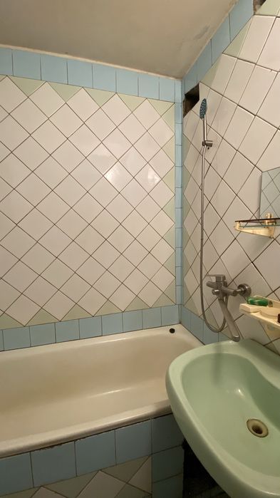 Продам 3 кімнатну квартиру( початок пр-т Миру )
