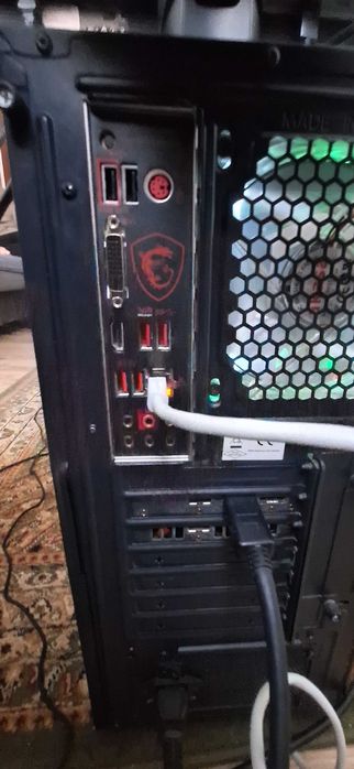 Komputer gamingowy R5 3600 rtx 2060 + monitor