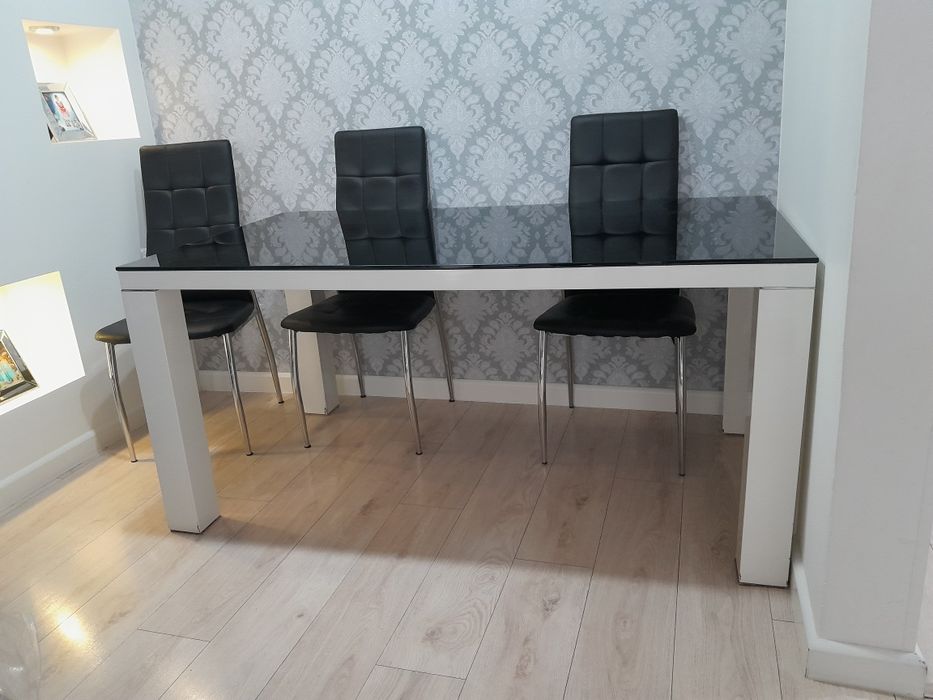 Stół szklany blat, Solidny